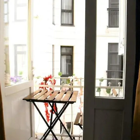 Taksim Pera House *