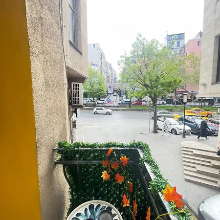 Taksim Pera House *